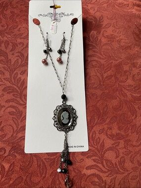 Necklace Earrings Set